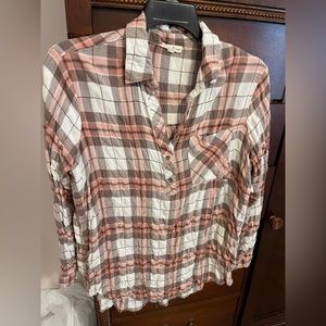 Plaid women’s top